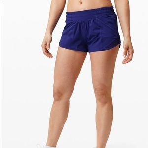 COPY - Lululemon hotty hot short 2.5”. Size 6.